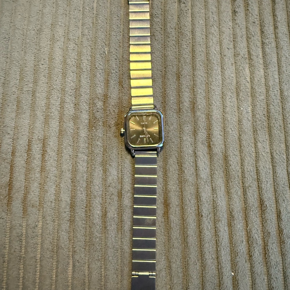 Classic Stainless Steel Men's Watch with Square Dial
